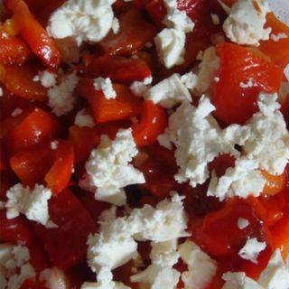 Salată de ardei copți, cu brânză feta /200gr