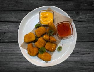 Нагітси з двома соусами