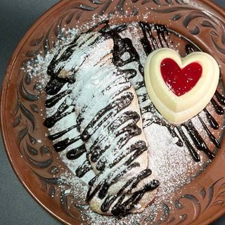 Скандинавський штрудель з вишнею