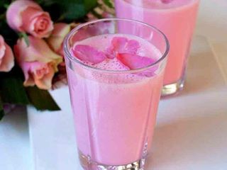 Rose lassi