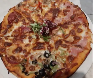 Pizza Quattro Stagioni﻿