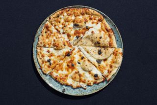 Pizza Quattro Formaggi cu trufe