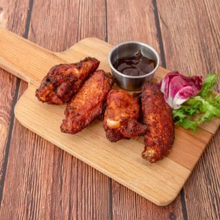 Alitas De Pollo Fritas Con Salsa Barbacoa