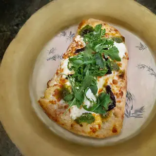 PINSA RUCULA Y BURRATA