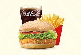 2 Cheeseburger cu carne de pui + 2 Cartofi Pai + 2 pepsi