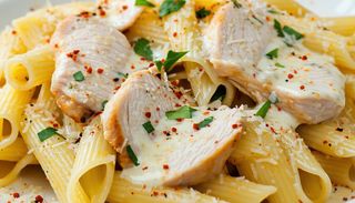 Paste cu piept de pui