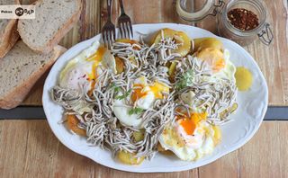 Huevos Rotos Con Gulas (Ración)