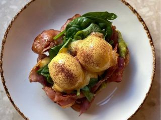 Benedict z azjatyckim  boczkiem (300g)