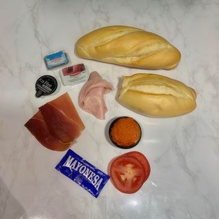 Bocadillo Pitufo De Serrano Manchego