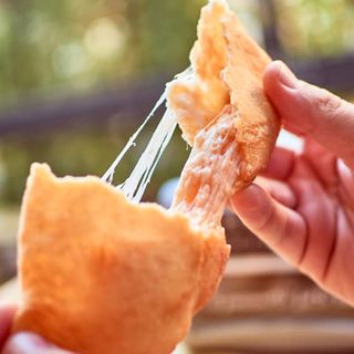 Panzerotto Fritto Mozzarella Pomodoro