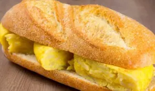 Bocadillo De Tortilla Andaluza