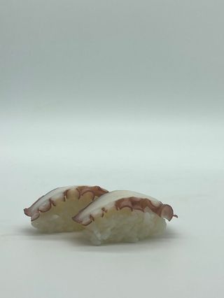 34. Nigiri De Pulpo (2 Pzas.)