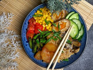 Боул овочевий з ананасами Кімчі (430g)