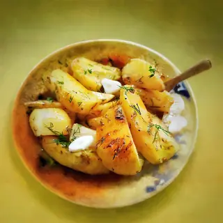 Картофи с лук