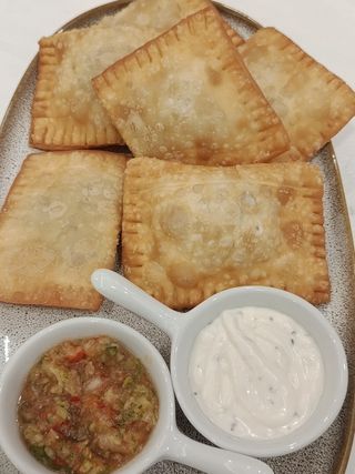 Porção de 6 Mini Pasteis