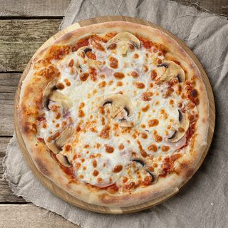 Pizza Prosciutto Funghi