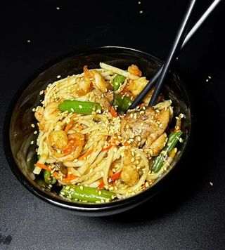 Удон з Куркою та Креветкою (315г)