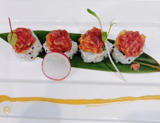 92-Uramaki spicy maguro - 8 pezzi