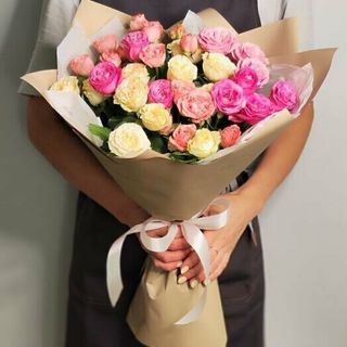 7 róż gałązkowych