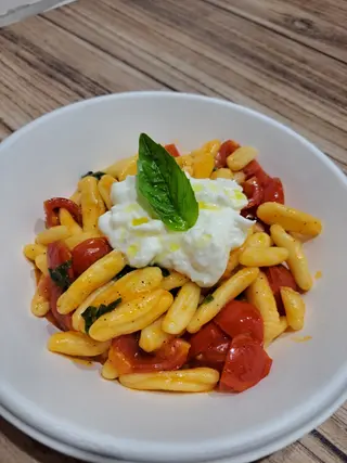 Orecchiette Pomodorini e Stracciatella di Burrata