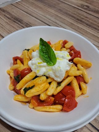 Orecchiette Pomodorini e Stracciatella di Burrata