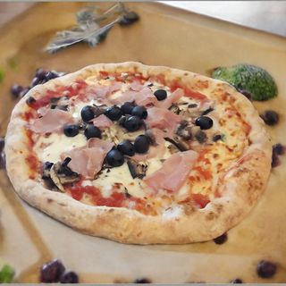 Pizza capricciosa