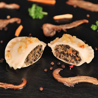 Pierogi z boczniakami z nutą trufli 8szt.