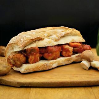 Bocadillo Medio Magra Con Tomate