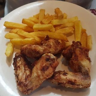 Alitas de Pollo + Patatas Fritas