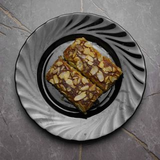 Basboussa aux fruits secs