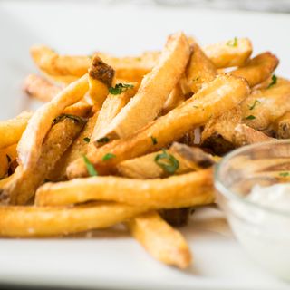 Пресни пържени картофи (250г)