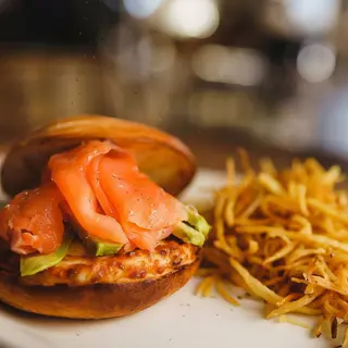 Bagel & Salmón y Aguacate
