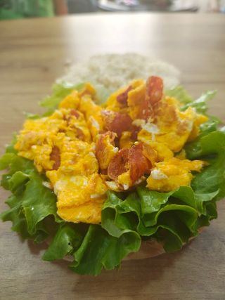 Omlet u lepinji sa kulenom