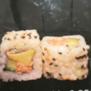 42.California De Atún Cocido (8 Pzs.)