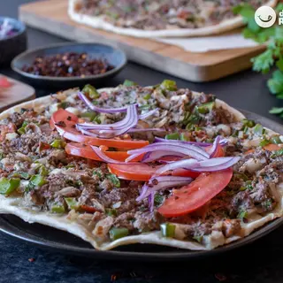 Lahmacun solo Carne + Patatas + Bebida