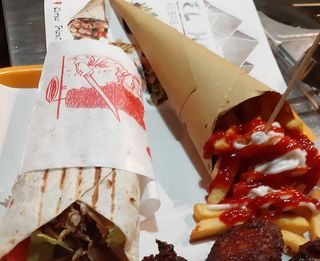 Hamburger e patatine - piadina