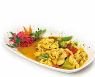 Pollo con salsa de curry thai amarillo