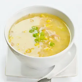 Sopa de Maíz con Carne de Cangrejo