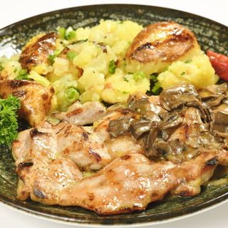 Пилешка пържола с горски гъбки-420гр