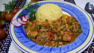 Hribi cu legume şi mămăliguţă (produs de post) 