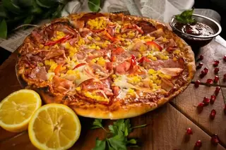 Pizza Bianco uriasa