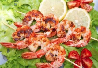 Gamberi con semi di soia neri