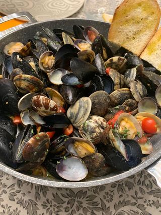 Sauté di vongole e cozze
