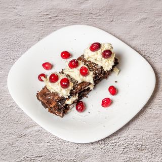 Бисквитена торта