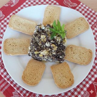 Revuelto De Morcilla Con Piñones