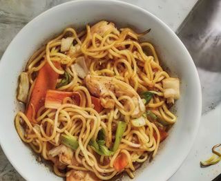 37 Tallarines Chinos A La Plancha