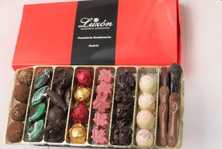 Caja mediana de bombones – 500 g