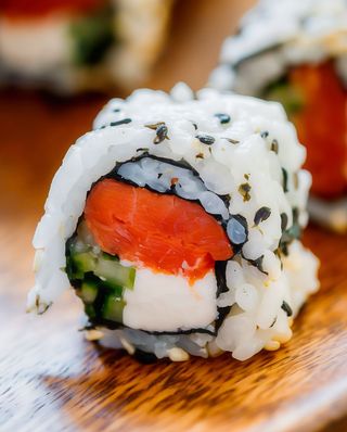 Urakamaki Philadelphia Roll Y Salmón