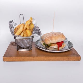 Bocadillo Gourmet De Pechuga Mostaza Y Miel