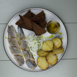 ОСЕЛЕДЕЦЬ МАТІАС З КАРТОПЛЕЮ ТА МАСЛОМ ГХІ (450 г)